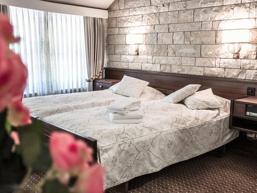 Hotel Restaurant La Porte D'Octodure Martigny Εξωτερικό φωτογραφία